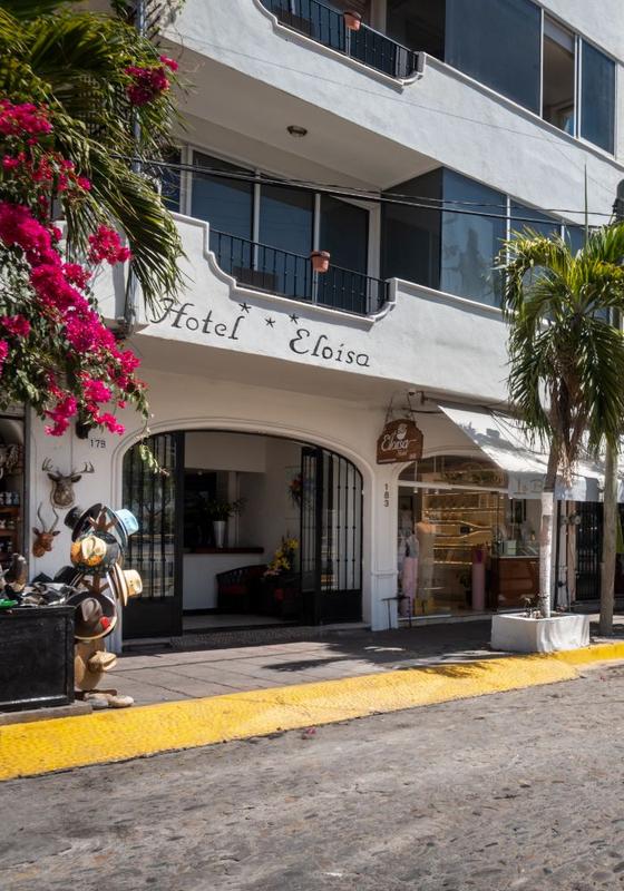 Bienvenido a Hotel Eloisa Puerto Vallarta Bienvenido a Hotel Eloisa Puerto Vallarta